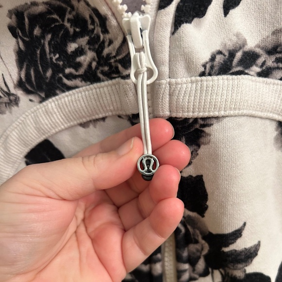 Lululemon Rare Floral Scuba Size 12 - Picture 4 of 9